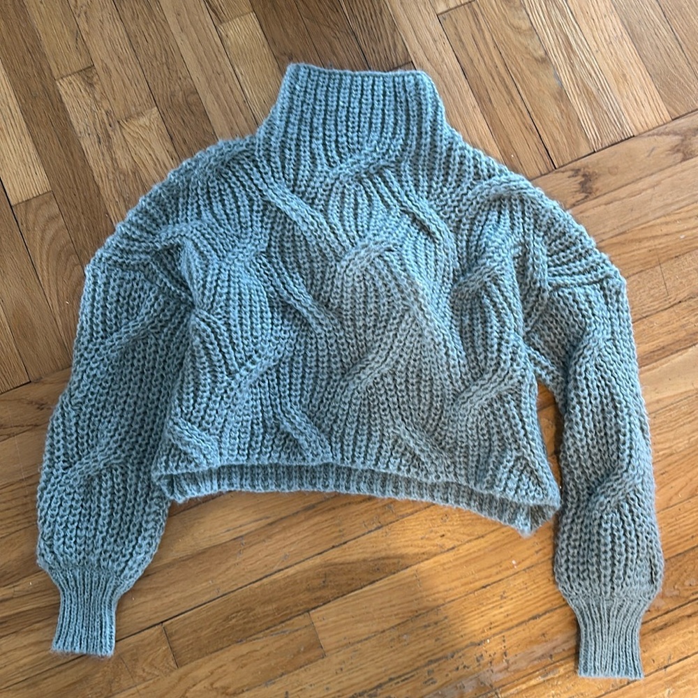 Cropped Cable Knit Turtleneck Sweater - Light Blue